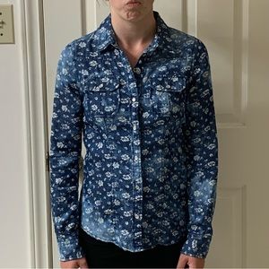🌷3 for$25🌷Bluenotes, US XS, Blue & White Chambray Floral Button Down Shirt